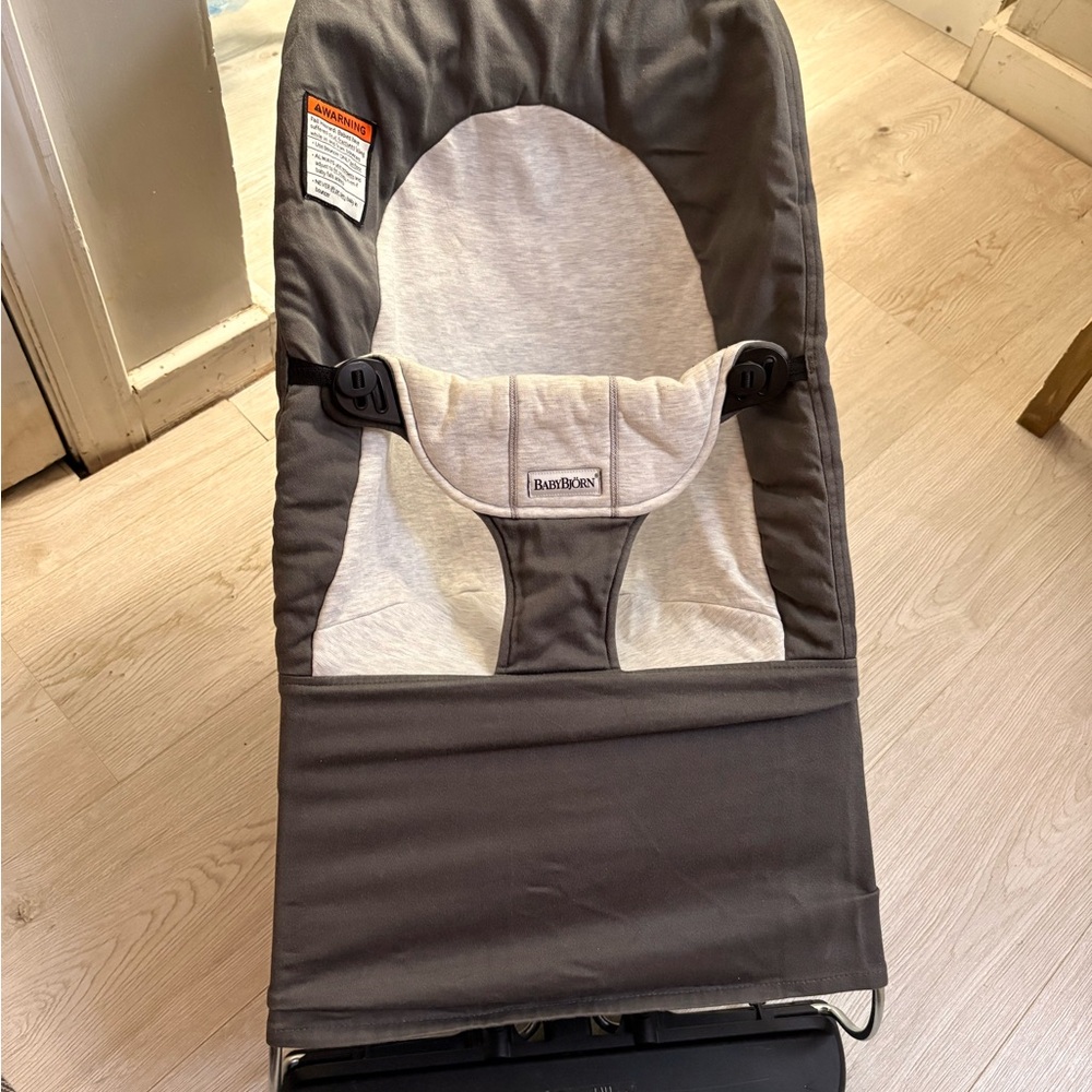 BabyBjorn Gray and Cream Bouncer